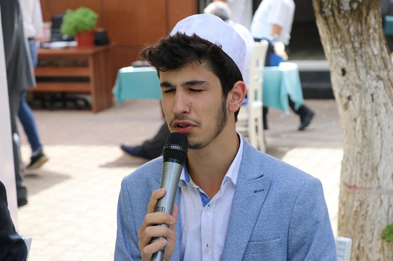 “Güzel hasletlerin kazanıldığı en güzel mekânlar camilerdir” “Güzel hasletlerin kazanıldığı en güzel mekânlar camilerdir”